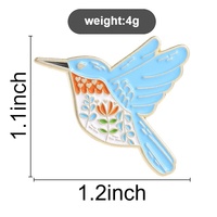 Broche en émail motif colibri floral, fleur colorée et cœur d'oiseau pour la décoration de sac à dos