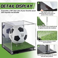 Boîte de présentation de ballons de football en acrylique Art Déco personnalisable, haute transparence, avec base en gazon synthétique, pour collectionneurs de ballons signés, rangement de bureau
