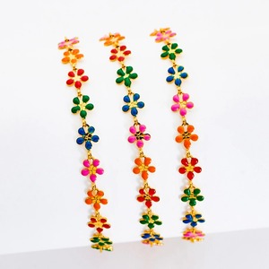 Tobillera <span class=keywords><strong>de</strong></span> Acero Inoxidable para Mujer, Hecha a Mano, <span class=keywords><strong>con</strong></span> Esmaltes Coloridos y Cadena <span class=keywords><strong>de</strong></span> Margaritas, Diseño <span class=keywords><strong>de</strong></span> <span class=keywords><strong>Flores</strong></span> Pequeñas - Product Image 2