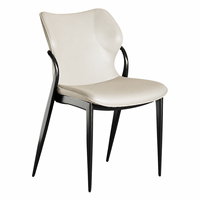Chaise de salle à manger italienne minimaliste de luxe en acier haut de gamme avec dossier rembourré, design moderne et durable