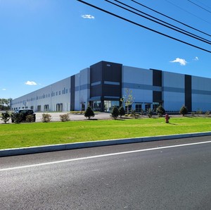 Estructura de Acero de Instalación Rápida, Nave Industrial de Gran Envergadura, Almacén Metálico para Centro Logístico y de Almacenamiento - Product Image 1