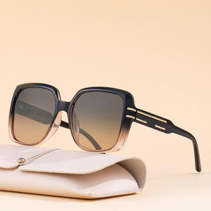 Nouvelles lunettes de soleil polarisées à grande monture tendance pour femmes, protection UV400, monture en métal TR, verres TAC, couleur noire C1C1-2C4 - Product Image 1