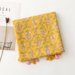 Produttore personalizzato <span class=keywords><strong>giallo</strong></span> brillante stampato Vintage grandi sciarpe Boho stampa floreale cotone Voile Hijabs sciarpa scialli donna - Product Image 3