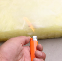 Spécial pour l'isolation thermique Préservation de la chaleur et prévention du feu des rouleaux isolants en laine de verre pour toiture et murs extérieurs