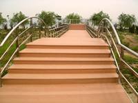 Marches d'escalier durables et résistantes aux intempéries, marches d'escalier en composite bois-plastique pour une utilisation intérieure et extérieure