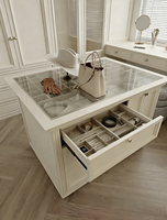 Dressing en MDF style pastoral avec thermofoil, dressing encastré sur mesure avec îlot de dressing et vitrines en verre