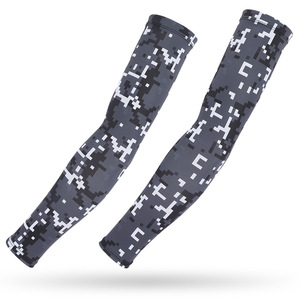 Maniche da <span class=keywords><strong>ciclismo</strong></span> con Logo personalizzato con protezione solare Design mimetico per sport all'aria aperta scaldini per calze a mano - Product Image 4