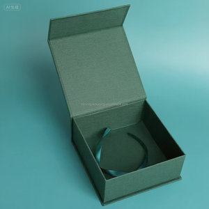 Tùy chỉnh thanh lịch ủng hộ đám cưới hộp satin <span class=keywords><strong>Ribbon</strong></span> lá đóng dấu cứng nhắc giấy kẹo hộp xốp tái chế vật liệu thấp moq cho Bridal - Product Image 1