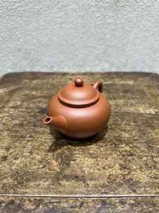 Théière Yixing Zisha Série Tai Ding Ancienne Années 80 en Argile Rouge, Pot de Style Niveau pour 10 tasses, Semi-fait main, Tige à bec unique, 150 - Product Image 2