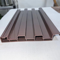 Panneaux de toiture en polycarbonate ondulé transparent personnalisé pour véranda, feuilles de toiture en polycarbonate trapézoïdales