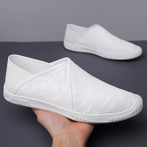 รองเท้าผ้าตาข่ายแบบสวมสำหรับผู้ชาย ระบายอากาศได้ดี พื้นนุ่ม ส้นเตี้ย สไตล์ลำลอง เหมาะสำหรับเดิน - Product Image 3