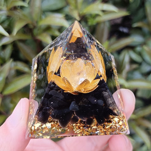 Crystal Chip Pyramid Resin Epoxy Craft Desktop Ornament With Lotus Design Feng Shui Home Decoration Living Room <b>Gift</b> - Product Image 3
