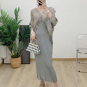 Robe plissée décontractée multicolore à franges dégradées vintage, longueur genou, grande taille, 100 % polyester, taille naturelle Miyake, ODM - Product Image 5