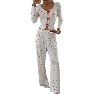 Ensemble de pyjama personnalisé pour femme à imprimé cerises, hauts à manches longues et pantalon, vêtements de détente doux en tissu, vêtements de nuit - Product Image 4