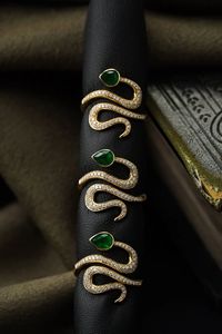 Anillo de Serpiente de Oro Real de 18K al por Mayor de Xinfly con Esmeralda Natural de 0.41ct y Diamante de 0.31ct, Joyería Au750 Personalizada - Product Image 5