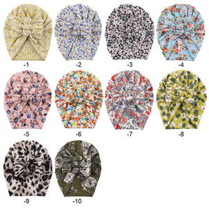 Venta de liquidación Sombrero de algodón suave con doble estampado Diseño floral Lazos de azulejo suave Sombrero de turbante de bebé <span class=keywords><strong>el</strong></span>ástico con regalo de nacimiento con lazo - Product Image 2