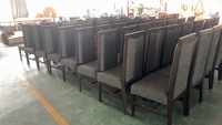 Chaise de restaurant moderne en bois avec assise et dossier rembourrés en tissu, durable, écologique, pour usage commercial, villa, école