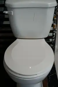 Toilet anti bau keramik rumah tangga terlaris dengan toilet unit kecil penyedot diameter besar