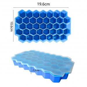Bac à glaçons en silicone 37 cavités en forme de nid d'abeille avec couvercle, multicolore, réutilisable et flexible pour whisky, cocktails et boissons froides - Product Image 1