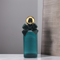Prix usine Bouteille de lotion en plastique carrée 60ml 250ml 400ml Conteneur en PETG bleu Bouchon à bille en or Bouchon à vis Shampooing Pompe pour animaux de compagnie