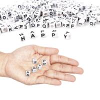 Hongzhi en Stock haute qualité A-Z carré lettre Alphabet perles 6*6mm acrylique lettre perles pour la fabrication de bijoux Bracelets