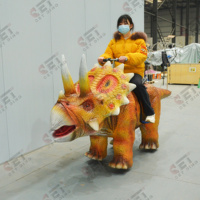 Équipement de parc d'attractions animatronique : Modèle de dinosaure électrique marcheur Triceratops pour centre commercial