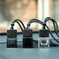 Flacon vide en verre rechargeable multicolore personnalisé de 8 ml à suspendre au rétroviseur de voiture pour parfum d'aromathérapie