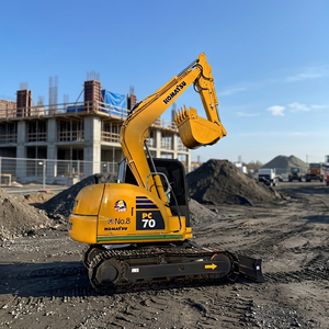Excavatrice Komatsu PC70 d'occasion à bas prix, 7 tonnes, petite pelle sur chenilles pour la construction, bon état, à vendre - Product Image 1