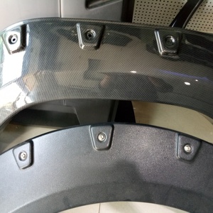 Arcos de Lujo Negros para Autos T7/T8, Fabricados con ABS de Alta Calidad y Cinta 3M, con 1 Año de Garantía - Product Image 3