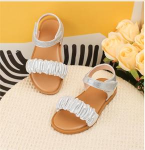 Sandales de style nouveau pour enfants, semelles souples, confortables, antidérapantes, sandales argentées, style féerique pour filles - Product Image 3