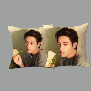 Venta al por mayor KPOP Idol Group Merch Bangtan Boys V <span class=keywords><strong>Kim</strong></span> <span class=keywords><strong>Tae</strong></span> <span class=keywords><strong>Hyung</strong></span> FRI(END)S funda de almohada funda de cojín - Product Image 2