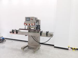 Haute efficacité <span class=keywords><strong>Auto</strong></span> Six têtes bouteilles en plastique bocal en verre couvercle de pulvérisation bouchon capsulage vissage étanchéité fermeture Machine - Product Image 5