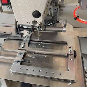 Máquina Automática de Alta Eficiencia <span class=keywords><strong>para</strong></span> Colocar Etiquetas TS-2210-VC-LB, Máquina de <span class=keywords><strong>Coser</strong></span> Etiquetas <span class=keywords><strong>para</strong></span> Bolsas de Jeans, Prendas de Vestir <span class=keywords><strong>para</strong></span> Exteriores y <span class=keywords><strong>Cuero</strong></span> - Product Image 5