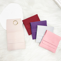 Sac d'emballage pour bijoux en microfibre de la marque ZXF, fermeture à nouer, design à rabat carré 8*8cm, pour le rangement des colliers