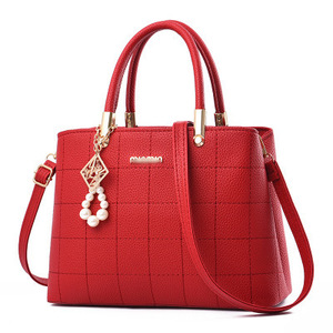 Sac à main bandoulière en cuir PU pour femme, style créateur, avec perles pendantes – Vente en gros - Product Image 4