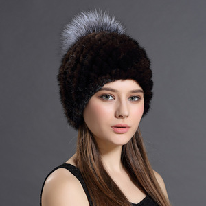 Chapeau en fourrure de vison véritable de style russe personnalisé, bonnet d'hiver avec pompon en fourrure de renard, chapeau doux et chaud pour femmes - Product Image 1