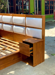 Cadre de lit en teck massif, lit plateforme en bois, tête de lit capitonnée, mobilier de chambre pour hôtel et appartement - Product Image 2