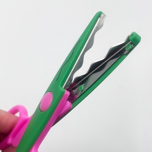 高品质定制徽标塑料安全锯齿剪刀不锈钢切割锯齿边装饰工艺剪刀儿童用 - Product Image 3