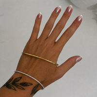 Bracelet manchette punk géométrique en fil métallique pour femme, avec anneaux irréguliers connectés, idéal pour le quotidien, les fêtes ou comme cadeau