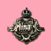 Usine en gros conception gratuite pays drapeaux revers pas cher prix personnalisé Statue de la liberté émail broche métal Badge