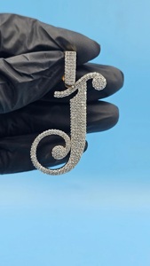 จี้รูปตัวอักษร J ประดับเพชรโมอิสซาไนต์ VVS เงินแท้ 925 สไตล์ฮิปฮอป เครื่องประดับหรูหราสำหรับทุกเพศ เหมาะสำหรับใส่ทุกวัน - Product Image 2