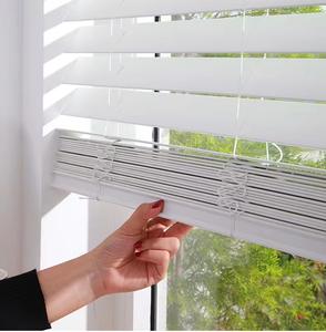 Mesin pembuat buta Venesia sepenuhnya otomatis desain Modern Motor baterai pemasangan terpasang tirai Venesia Horizontal - Product Image 3