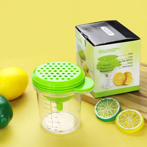 Juegos de exprimidor de limón de plástico 5 en 1, exprimidor manual multifuncional de cítricos, exprimidor de limón, rebanador de ajo, prensa <span class=keywords><strong>con</strong></span> taza medidora - Product Image 4