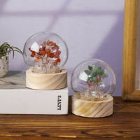 Lampe Arbre à Monnaie en Cristal Naturel en Gros, Arbre de Guérison dans une Boule de Verre, Base en Bois, Veilleuse LED, Décoration Spirituelle de Bureau, Cadeau