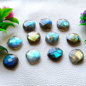 Piedra preciosa de labradorita natural con ambos lados facetados Briolette Cut Fancy Shape Color Play/Fire Effect Tamaño personalizable - Product Image 4