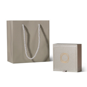 Mini Bolsas de Papel para Empaque de Joyería 14x15x7cm Beige y Gris Niebla Rectangulares para Punto de Venta - Product Image 2