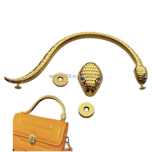 Accessoires <span class=keywords><strong>de</strong></span> <span class=keywords><strong>sac</strong></span> <span class=keywords><strong>de</strong></span> haute qualité <span class=keywords><strong>en</strong></span> stock, 177 x 80 mm, nouvelle conception, poignée <span class=keywords><strong>de</strong></span> <span class=keywords><strong>sac</strong></span> <span class=keywords><strong>en</strong></span> <span class=keywords><strong>cuir</strong></span> <span class=keywords><strong>en</strong></span> forme <span class=keywords><strong>de</strong></span> serpent - Product Image 4