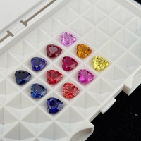Neues Produkt 3x3--12x12mm Blau Gelb Rosa Saphir Laborgezüchteter Flammenmethode Rubin Herzschliff Synthetischer Rubin Korund im Angebot