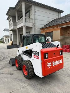 Chargeuse compacte sur pneus d'occasion Bobcat S160 d'origine américaine, moteur Kubota, pour travaux de construction. - Product Image 5