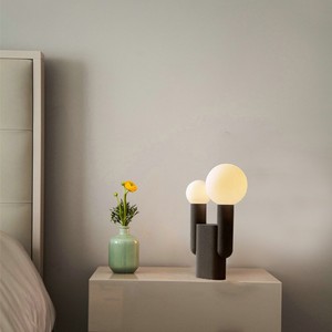 Lámpara de mesa de resina minimalista moderna, control de interruptor E27 para sala de estar, dormitorio, iluminación decorativa de estilo nórdico - Product Image 3